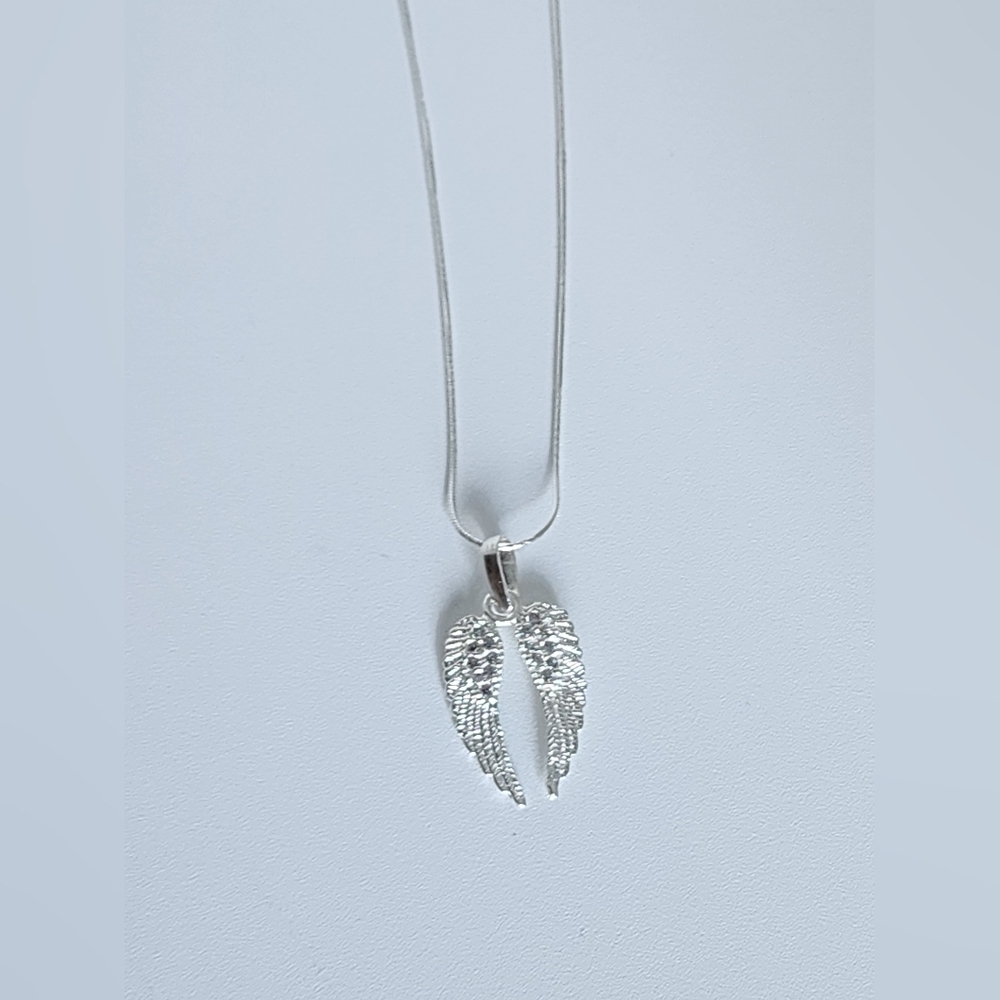 925 Sterling Silver Angel Wings Necklace Pendant Wings/ Chain - Picture 2 of 7